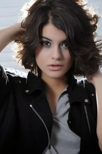 Sofia Black D'Elia Hot Bra Pictures