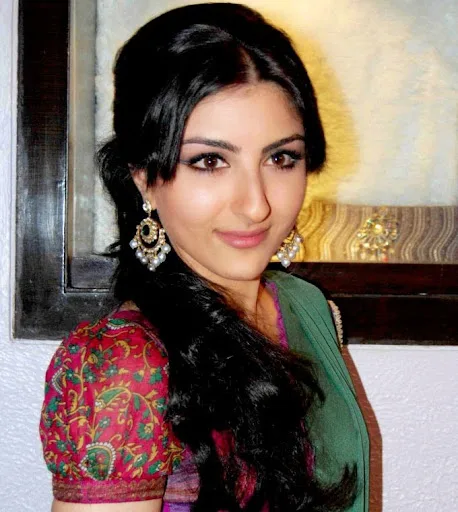 Soha Ali Khan Hot Sexy Bikini Image Gallery