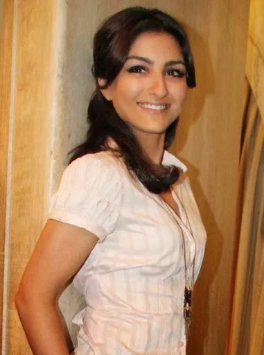 Soha Ali Khan Hot Sexy Bikini Pictures