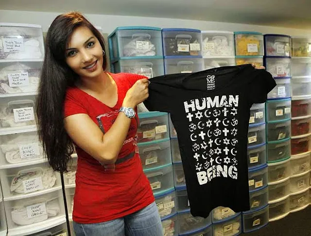 Somy Ali Hot Sexy Bikini Wallpaper