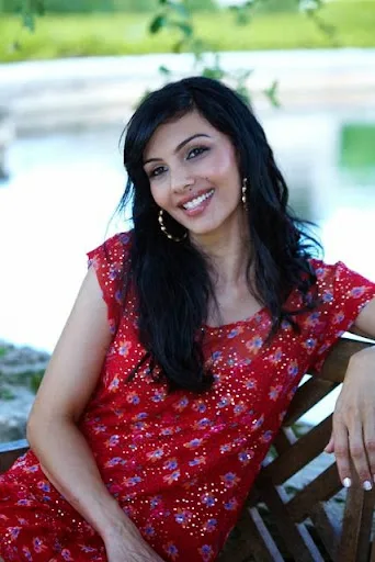 Somy Ali Hot Sexy Bikini Photos