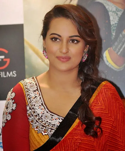 Sonakshi Sinha Hot Sexy Bikini Pics