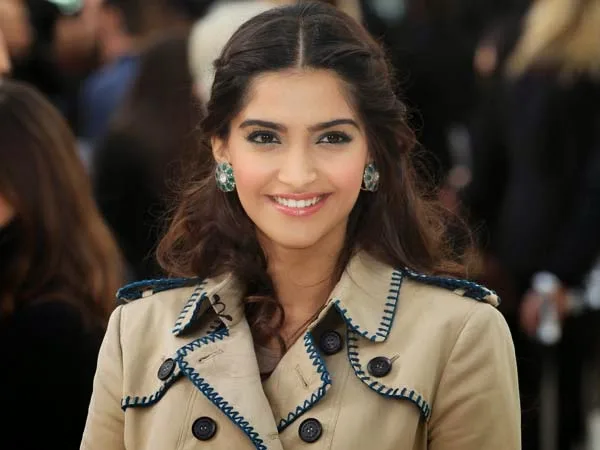 Sonam Kapoor Hot Sexy Bikini Image Gallery