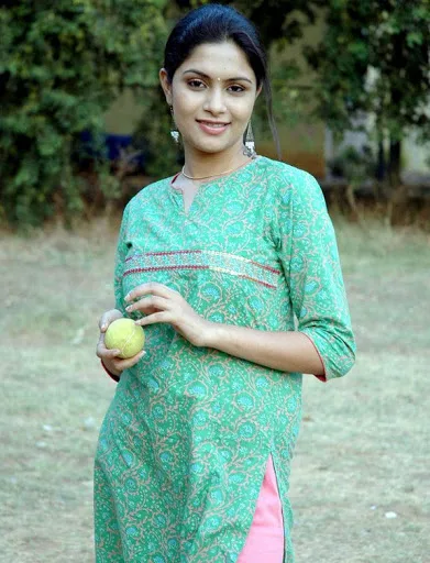 Sonu-Hot-Bikini-Pics