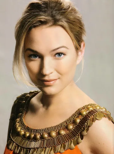 Sophia Myles Hot Sexy Bikini Images