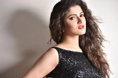 Srabanti-Chatterjee-Hot-Bikini-Pictures