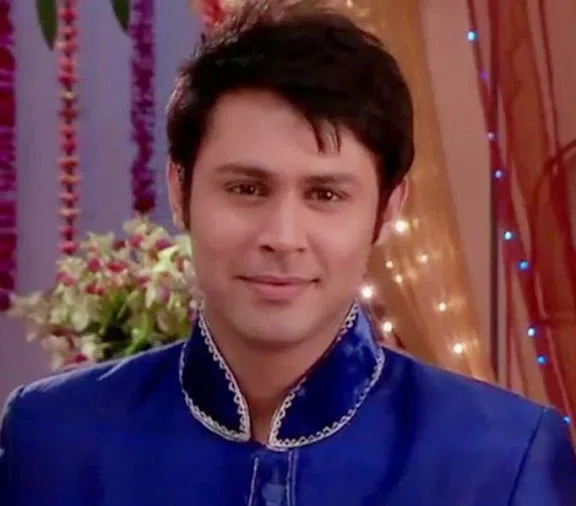 Sudeep Sahir Hot Scene Shirtless Body Pics