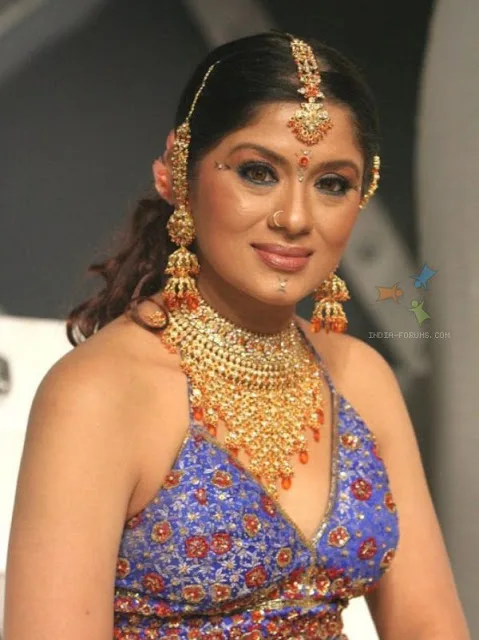 Sudha-Chandran-Hot-Bikini-Stills