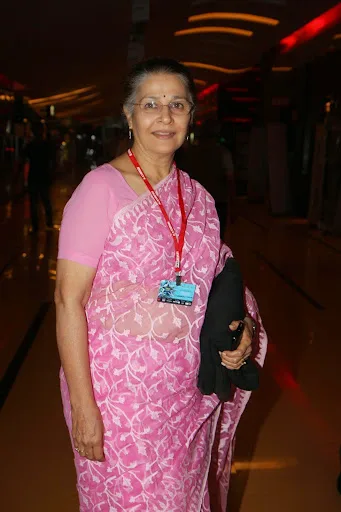 Suhasini Mulay Hot Sexy Bikini Images, Photos, Pics, Stills