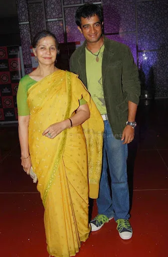 Suhasini Mulay Hot Sexy Bikini Bra Wallpaper