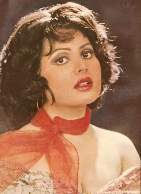 Sulakshana-Pandit-Hot-Bikini-Pics