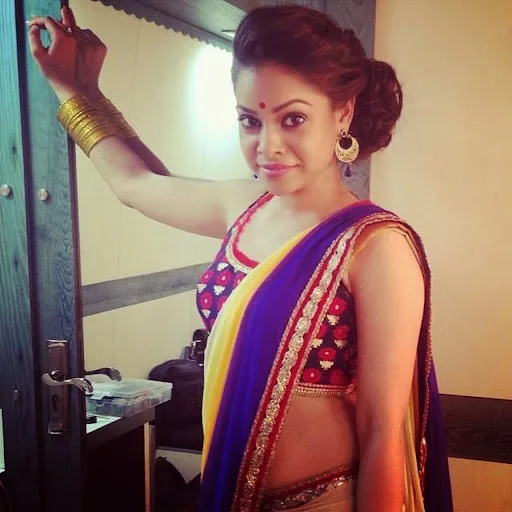 Sumona Chakravarti Hot Sexy Bikini Photo