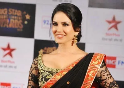 Sunny-Leone-Hot-Bikini-Stills