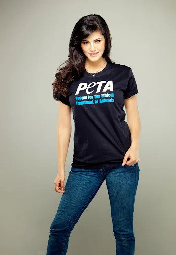 Sunny-Leone-Hot-Naval-Images