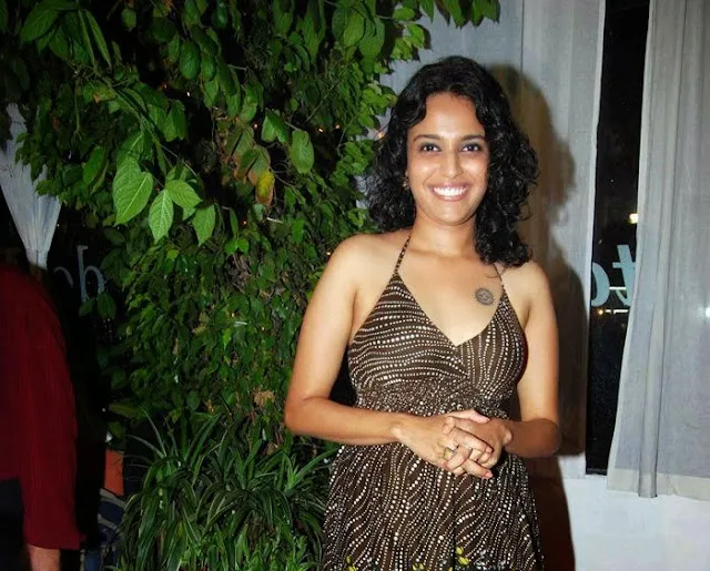 Swara-Bhaskar-Hot-Bra-Images