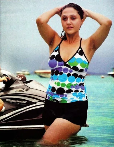 Swastika-Mukherjee-Hot-Bra-Pictures