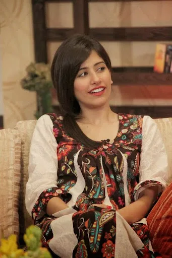 Syra Yousuf Hot Sexy Bikini Wallpaper