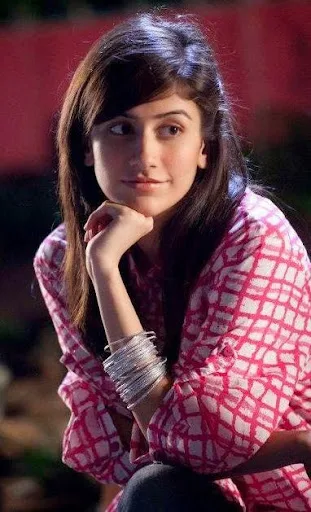 Syra Yousuf Hot Sexy Bikini Wallpapers
