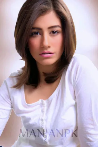 Syra Yousuf Hot Sexy Bikini Image Gallery
