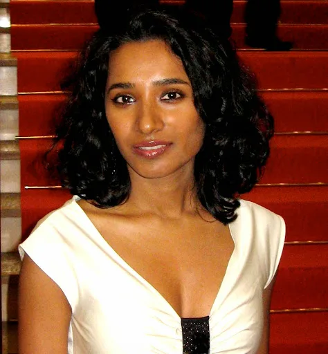 Tannishtha Chatterjee Hot Sexy Bikini Images