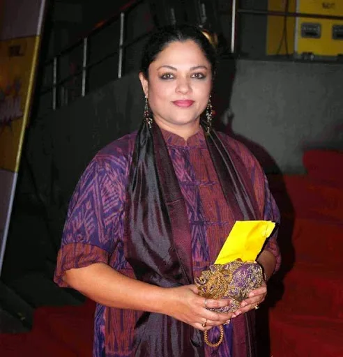 Tanvi Azmi Hot Sexy Bikini Photos