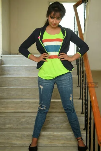 Tejaswi-Madivada-Hot-Bikini-Wallpapers
