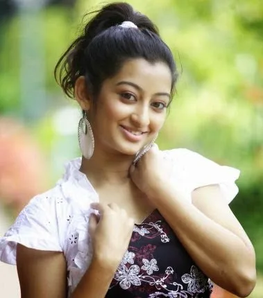 Tejaswini-Prakash-Hot-Bikini-Pics