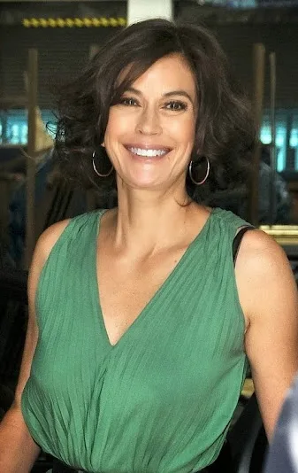 Teri Hatcher Hot Sexy Bikini Photo