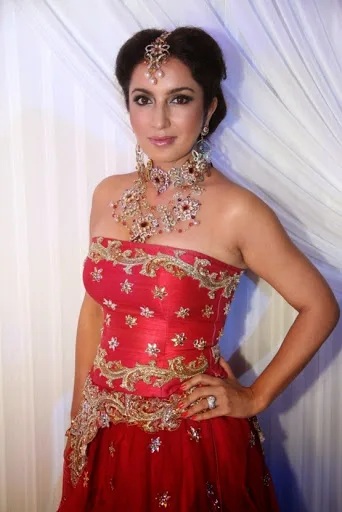 Tisca-Chopra-Hot-Bikini-Wallpapers