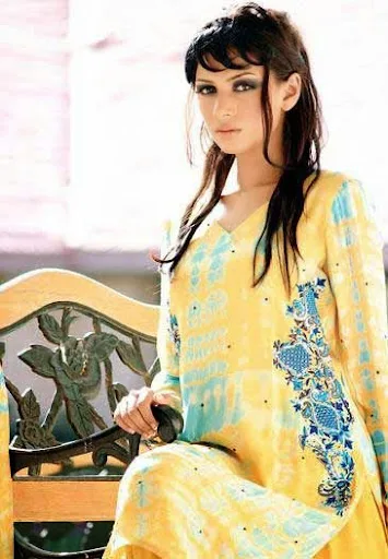 Tooba Siddiqui Hot Sexy Bikini Wallpaper
