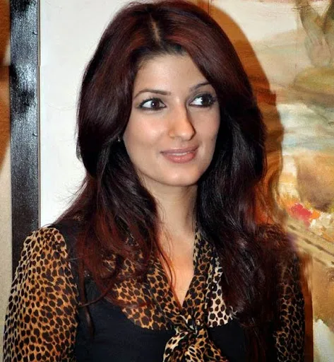 Twinkle Khanna Hot Sexy Bikini Images