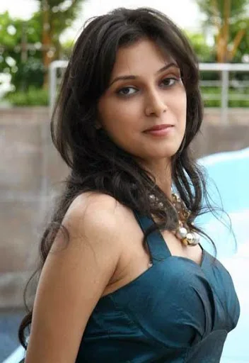Ujjwala-Raut-Hot-Bikini-Pics