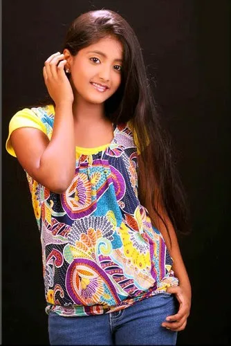 Ulka-Gupta-Hot-Bikini-Wallpapers