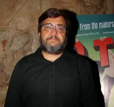 Umesh Bist Photo Gallery, Family Photos, Latest Images