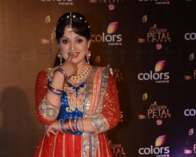 Upasana-Singh-Hot-Bikini-Wallpapers