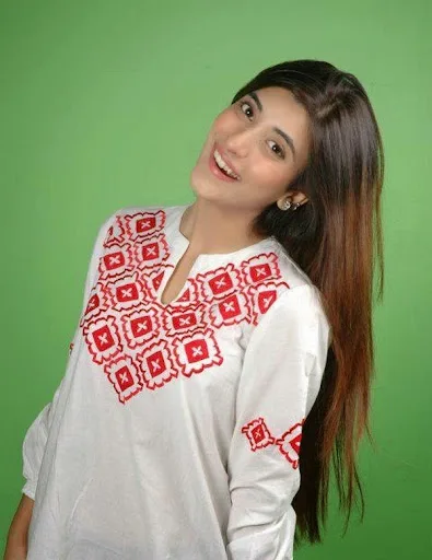 Urwa Tul Wusqa Hot Sexy Bikini Wallpaper