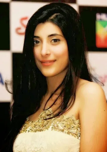 Urwa Tul Wusqa Hot Sexy Bikini Image Gallery
