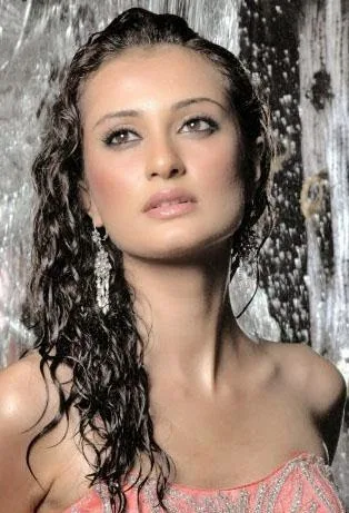 Vaishali-Desai-Hot-Movie-Images