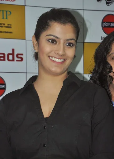 Varalaxmi-Sarathkumar-Hot-Photo-Gallery