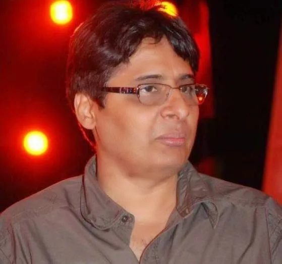 Vashu Bhagnani Hot Scene Shirtless Body Image Gallery