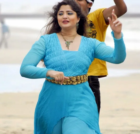 Vasundhara-Das-Hot-Bra-Images