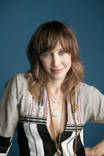 Vera Farmiga Hot Sexy Bikini Wallpaper