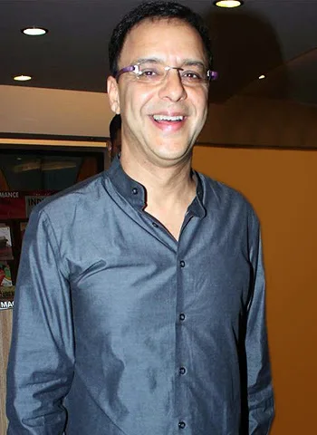 Vidhu Vinod Chopra Hot Photo Gallery, Naval Photos, Family Pics, Stills