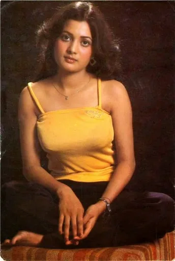 Vijeta-Pandit-Hot-Bikini-Wallpapers
