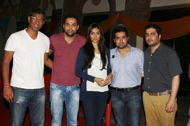 Vikram Khakhar Photo Gallery, Family Photos, Latest Images