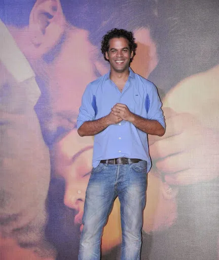 Vikramaditya Motwane Photo Gallery, Family Photos, Latest Images