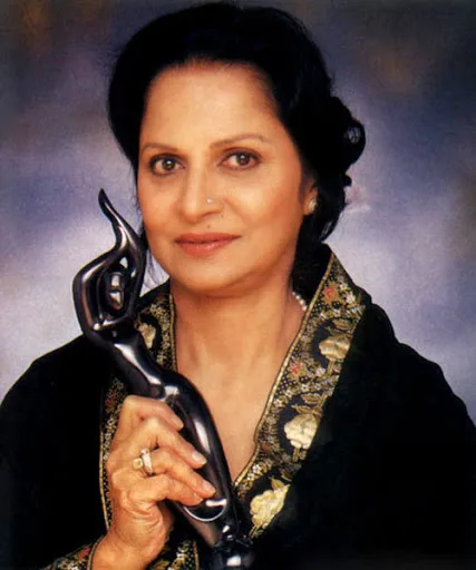 Waheeda-Rehman-Hot-Bikini-Stills