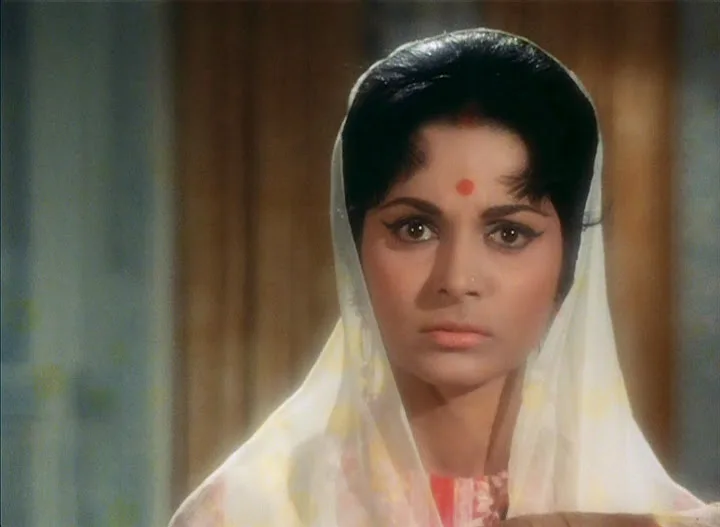 Waheeda-Rehman-Hot-Bikini-Wallpaper