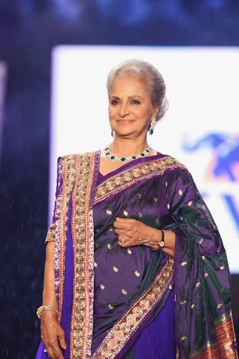 Waheeda-Rehman-Hot-Bikini-Pic