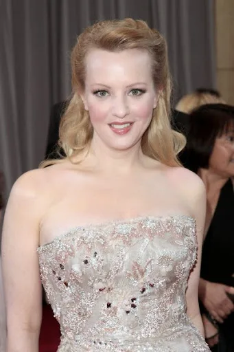 Wendi McLendon Covey Hot Sexy Bikini Wallpapers
